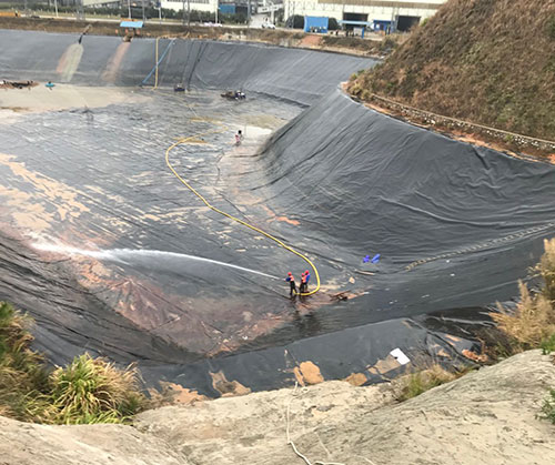 囊谦废水池清理